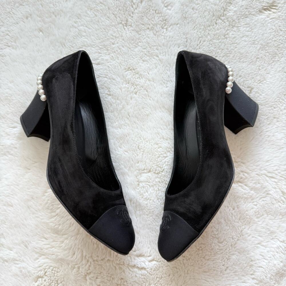 CHANEL women suede heels with pearls  size 38C EU Authentic